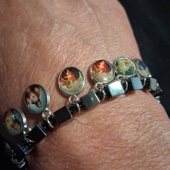 Christian Catholic Silver Charm Bracelet with Colorful Portraits Of Saints. - Picture 8 of 10